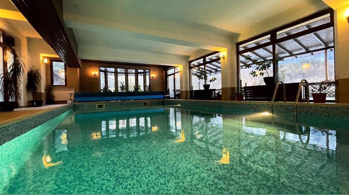 Casa Luce - Camere De Inchiriat Busteni Luaran gambar