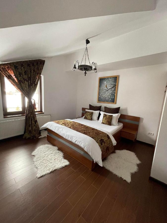 Casa Luce - Camere De Inchiriat Busteni Luaran gambar